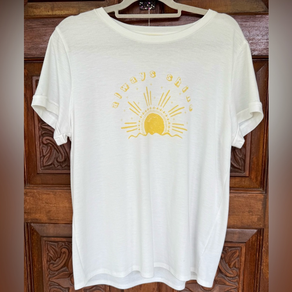 Hiatus Brand White Short Sleeve T-shirt With “Always Shine” On Front. Sz XL. EUC